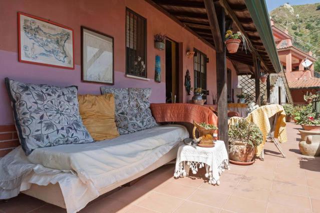 Carly & Dane Vacation House Taormina Exterior foto