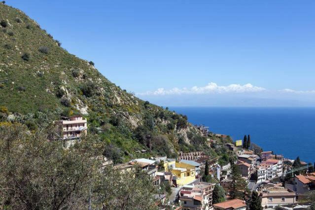 Carly & Dane Vacation House Apartment Taormina Exterior foto